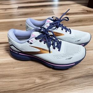 Brooks Women's Athletic Shoes - Light Blue, Pink, and Gold